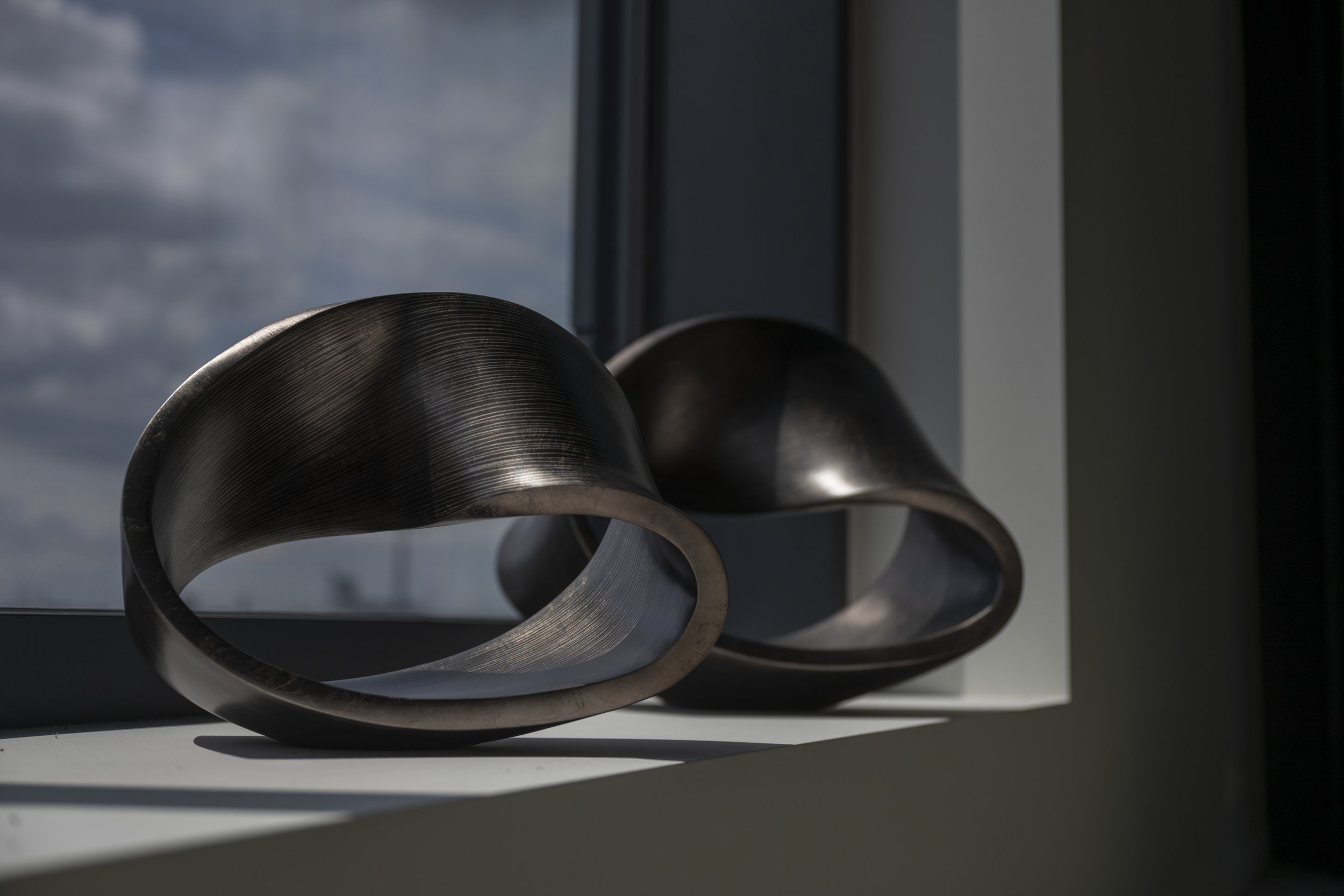 DV DESIGN | Unique Sculptures, Vases & Bowls by Robin Jacobs